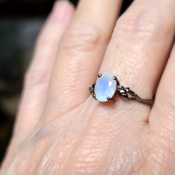 Stunning Moonstone sterling & Rhodium ring sz7.75 - Picture 6 of 8